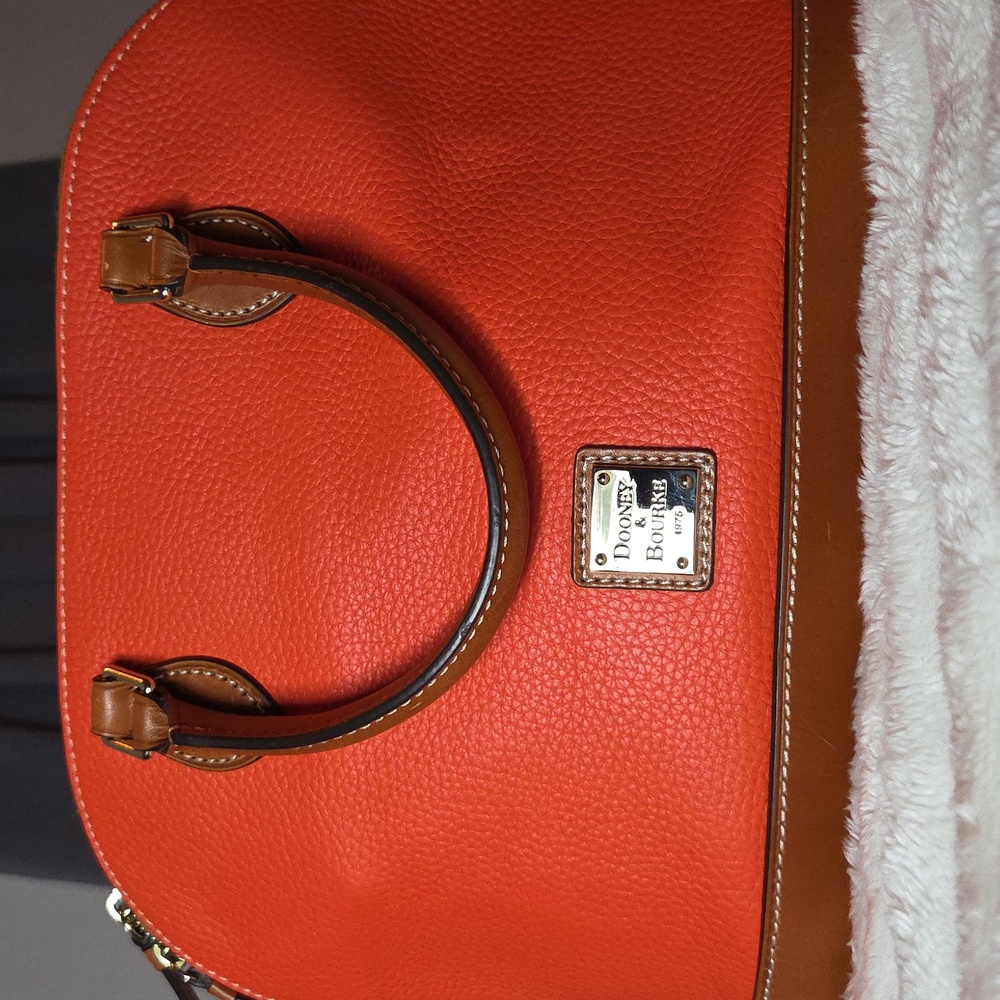 DOONEY & BOURKE Zip Around  Satchel GERANIUM Pebble Grain LEATHER With Strap
